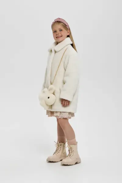 Пальто из искусственного меха с сумочкой, на синтепоне — изображение 4