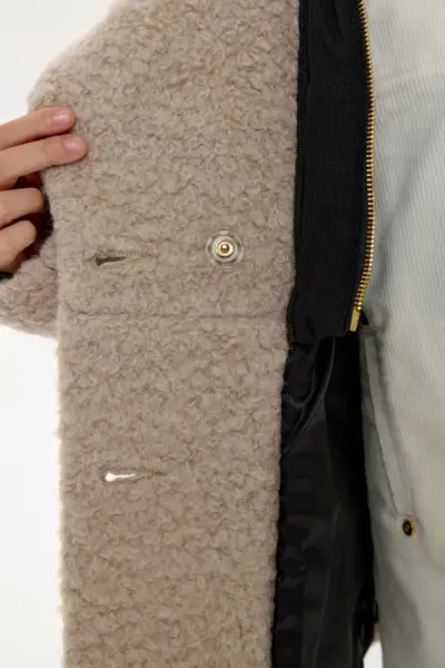 Пальто утепленное со съемным капюшоном — изображение 12