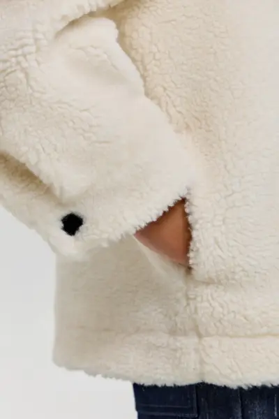 Куртка из искусственного меха — изображение 9