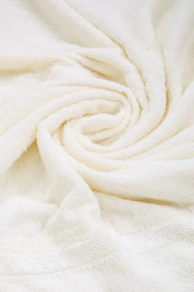 Пеленка-уголок махровая с кружевом и вышивкой — изображение 3