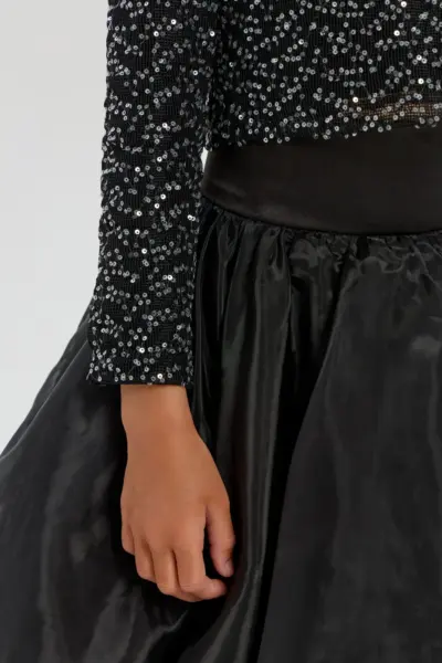 Блузка нарядная с пайетками — изображение 8