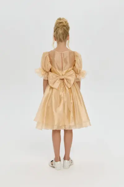 Платье нарядное с объемным декором — изображение 3