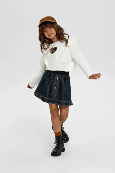 Лонгслив укороченный с декором — изображение 7