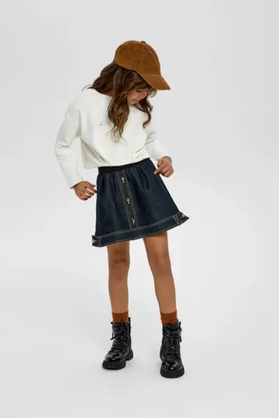 Лонгслив укороченный с декором — изображение 9