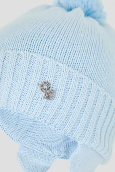 Шапка вязаная с декором — изображение 3