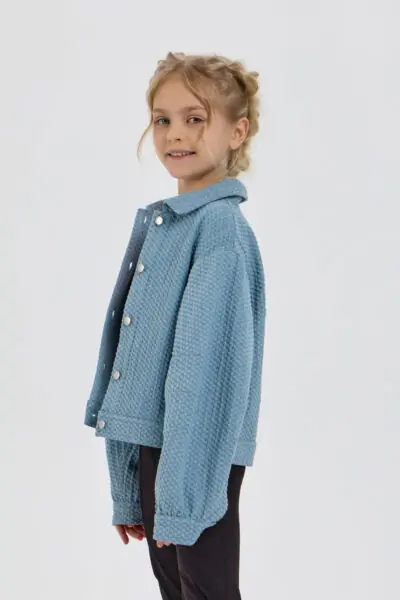 Куртка джинсовая с декором — изображение 4