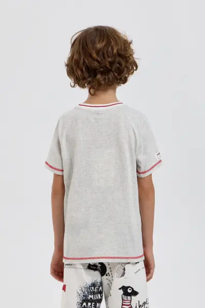 Футболка с декором — изображение 3