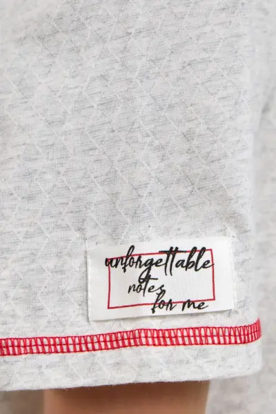 Футболка с декором — изображение 13