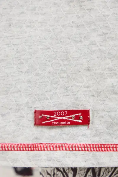 Футболка с декором — изображение 12