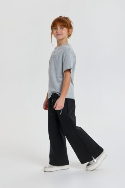 Футболка с цепочкой и декорами — изображение 7