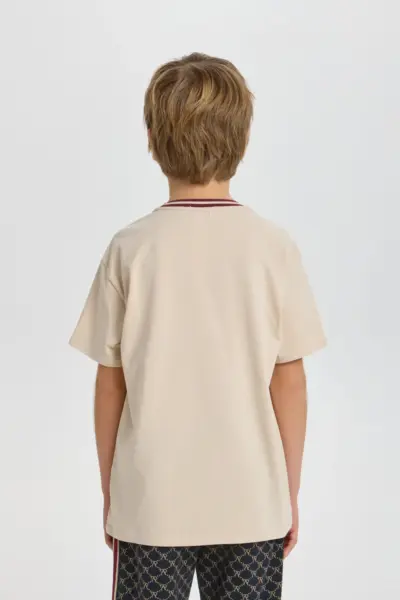 Футболка с вышивкой — изображение 4