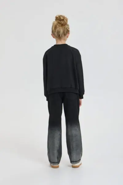 Свитшот с крупной аппликацией — изображение 9