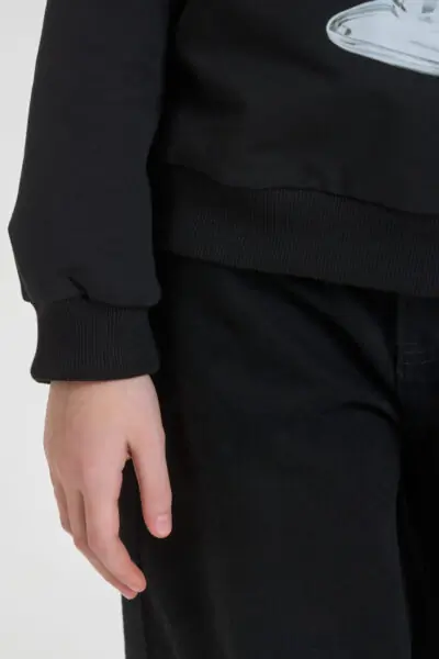 Свитшот с крупной аппликацией — изображение 12