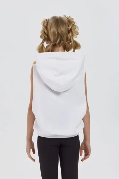 Жилет с капюшоном — изображение 4