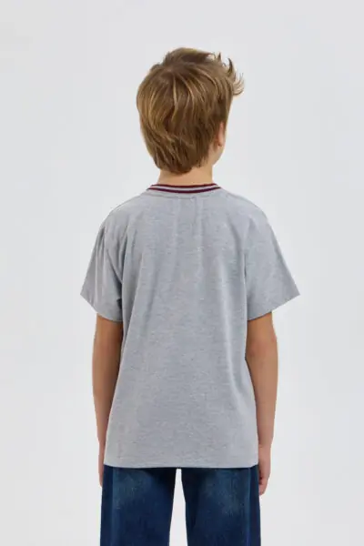 Футболка с декором — изображение 3