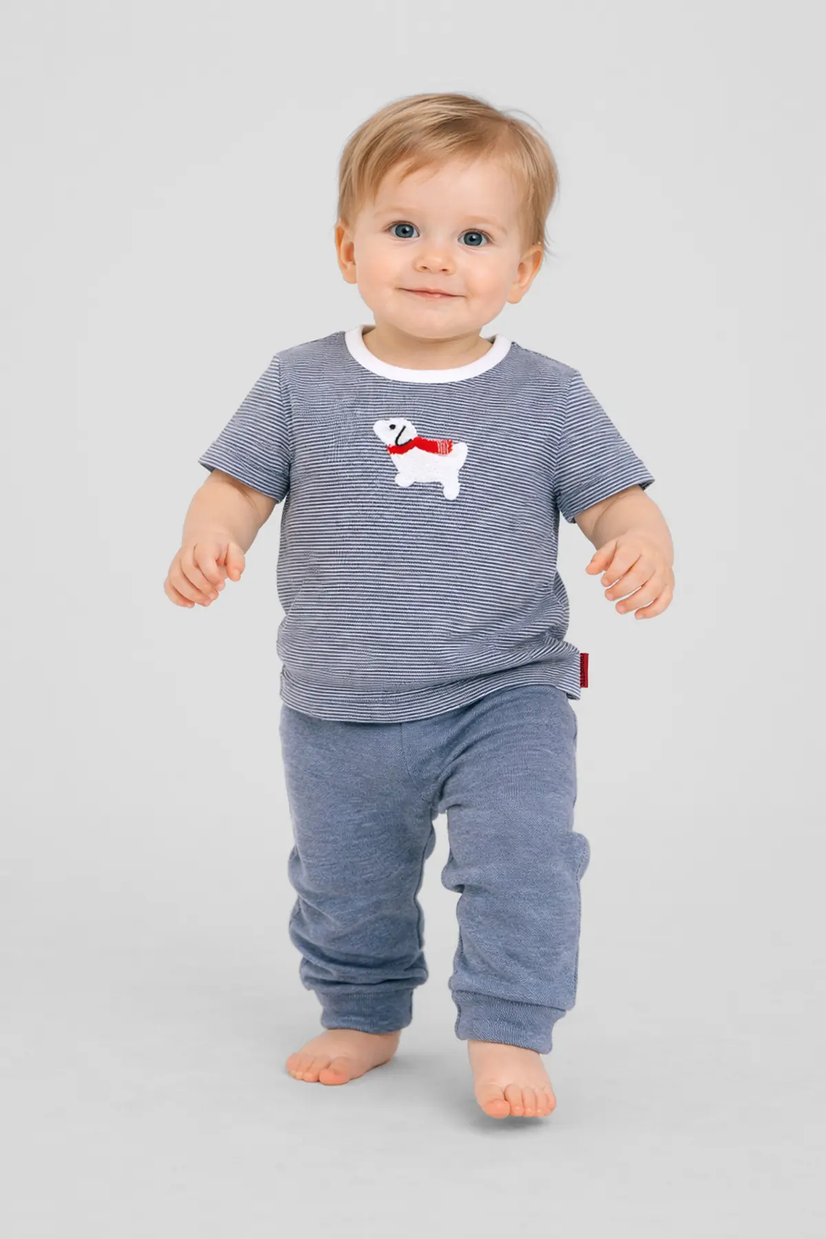 46.135 49.135 Футболка с аппликацией — изображение 1