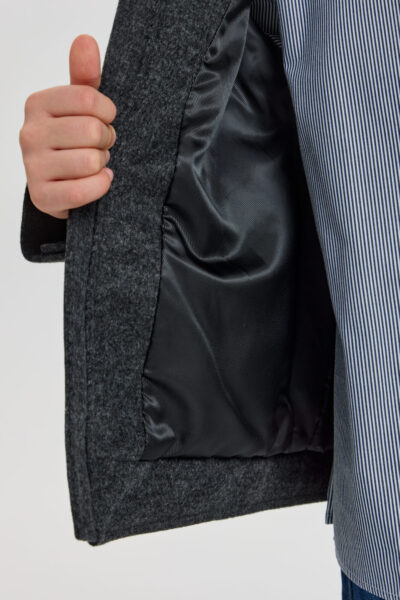 Куртка утепленная с декором и меховым воротником — изображение 14