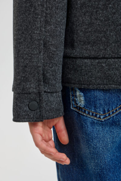 Куртка утепленная с декором и меховым воротником — изображение 13