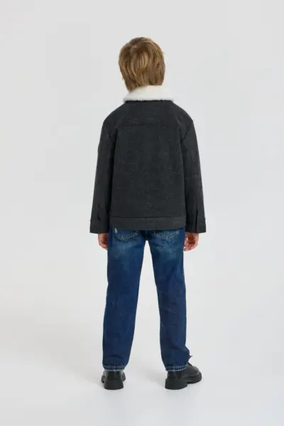 Куртка утепленная с декором и меховым воротником — изображение 4