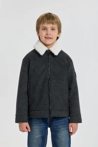 Куртка утепленная с декором и меховым воротником — изображение 6